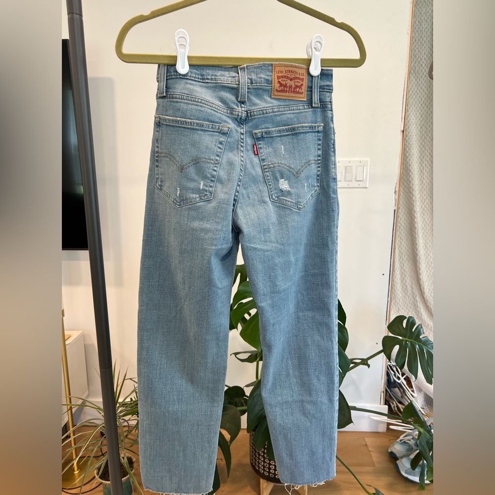 SOLD ON LIVE - Picture 2 of 8